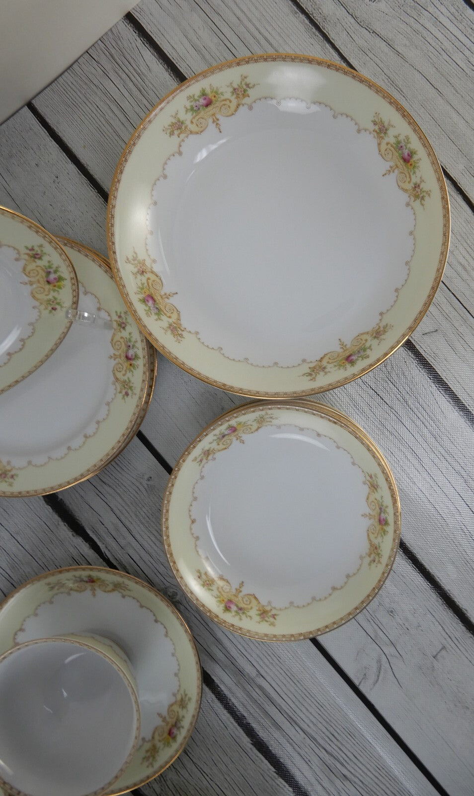 35 Piece 5 Place Setting Vintage Meito NSP Fine China Made in Japan w/Flowers
