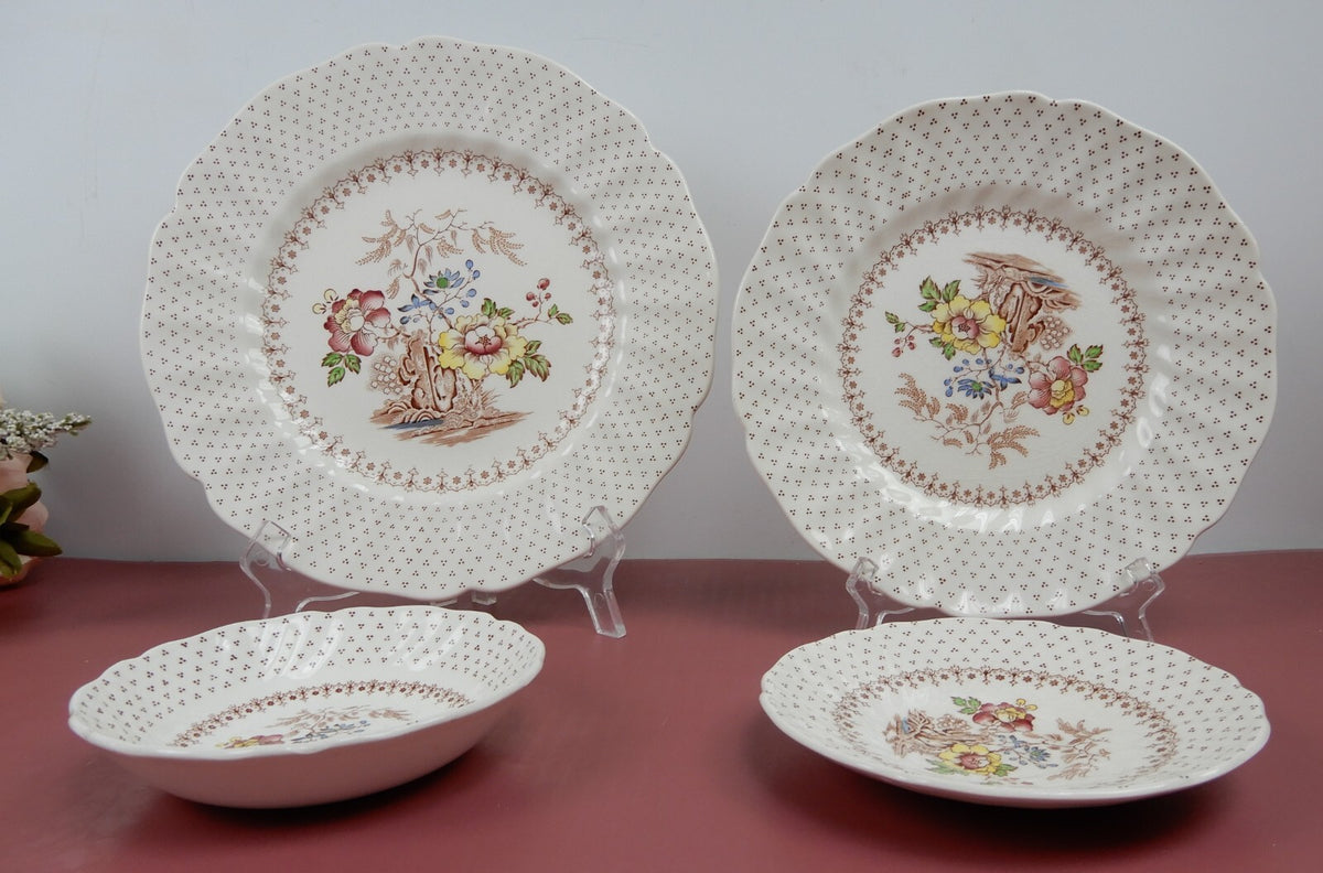 Vintage Royal Doulton England Grantham Dinner,Luncheon,Saucer Plates,Fruit Bowl