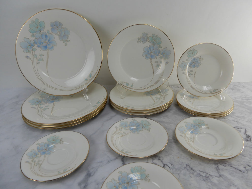 20 Pieces 5-Piece 4 Place Noritake Fine China "Blue and Gold" 7703 Made in Japan
