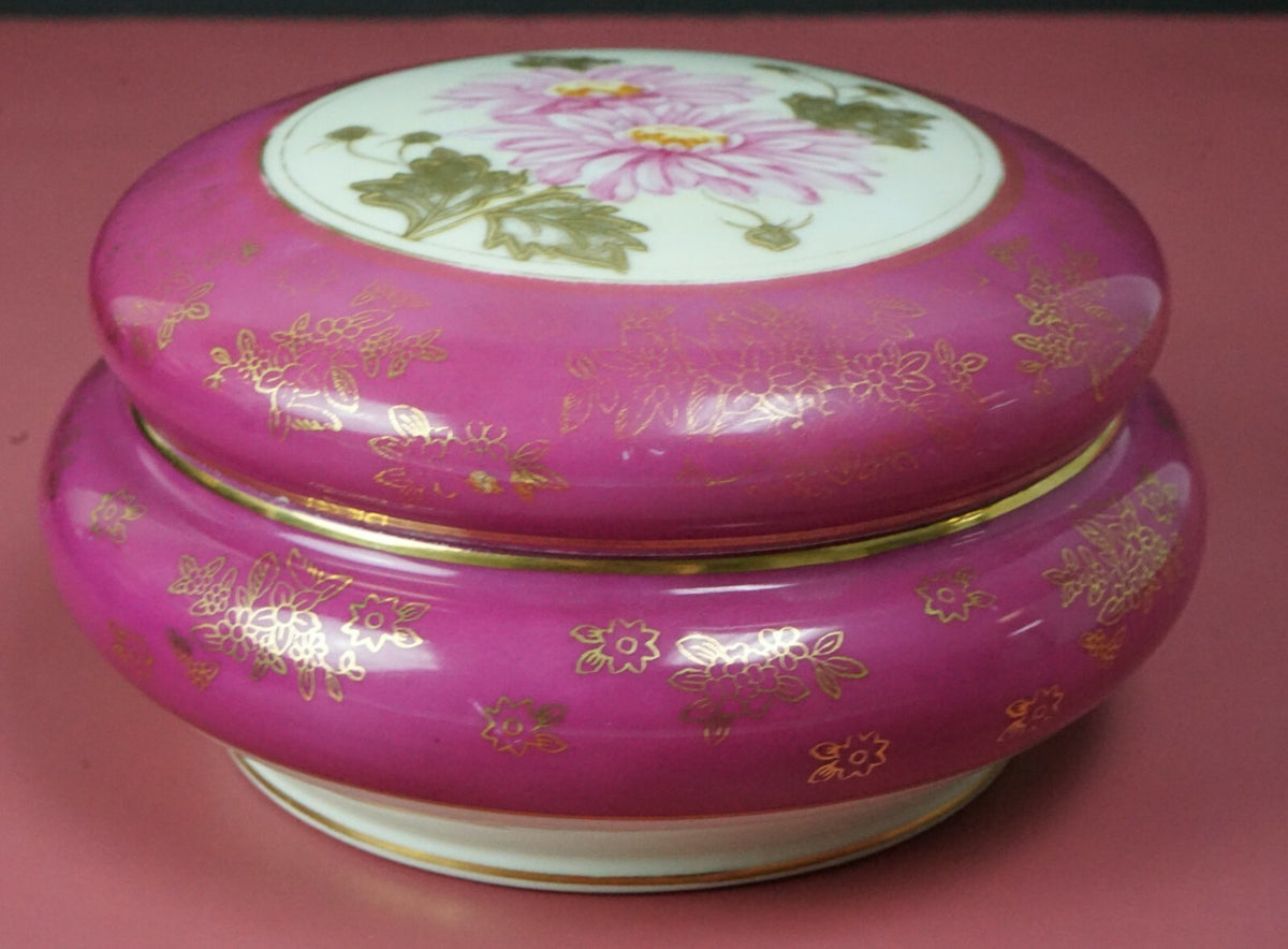 Vintage Hand Painted Tashiro Shoten Elephant Mark Powder/Trinket Box 6.5"