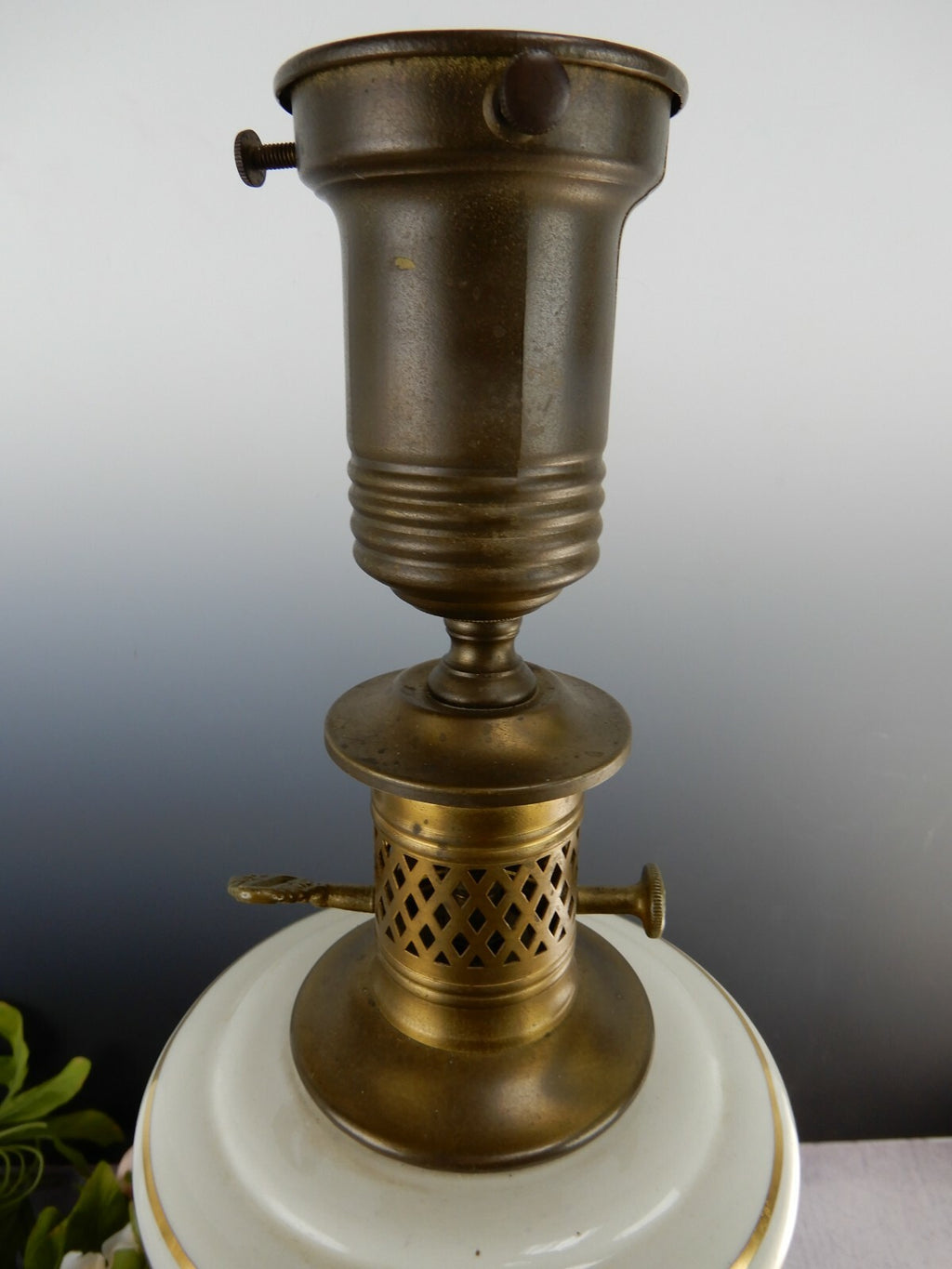 Vintage Faux Marble Base Electric Table Lamp