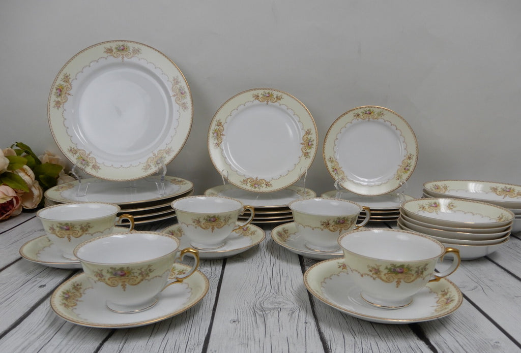 35 Piece 5 Place Setting Vintage Meito NSP Fine China Made in Japan w/Flowers