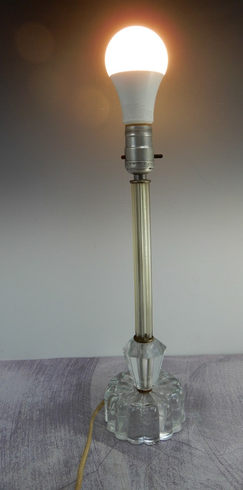 Vintage 14-3/8" Lucite and Glass Table Lamp