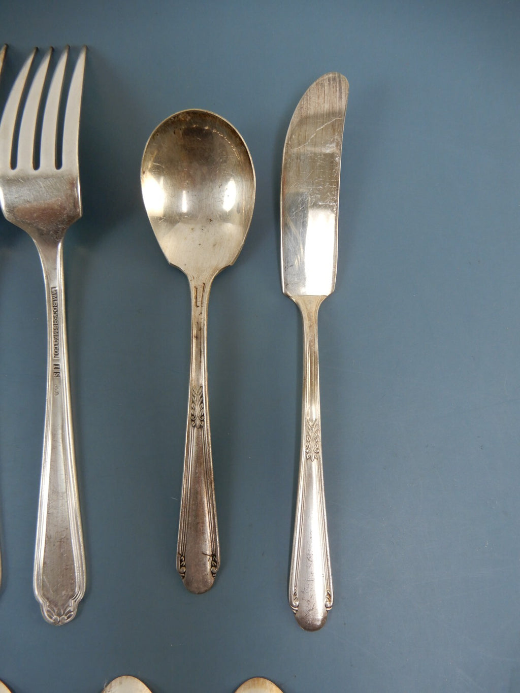 Lot of 26 Pieces WM Rogers MFG Co. Silverware Unknown Pattern
