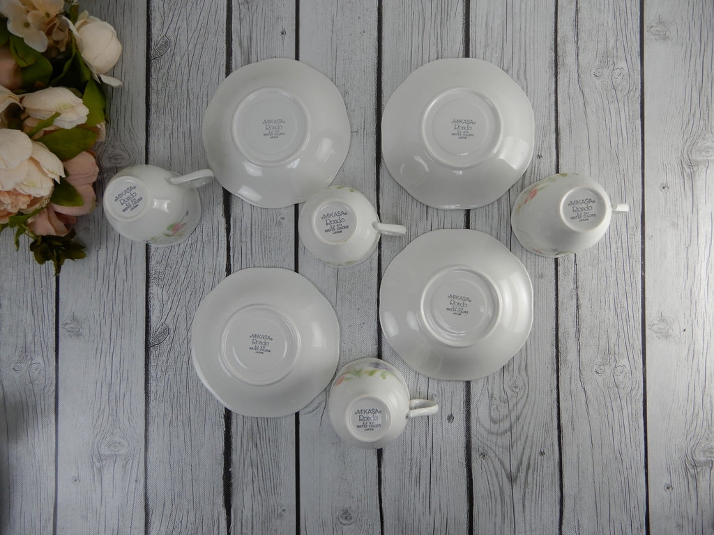 Set of  4 Mikasa Rondo "Water Colors" Pattern EG 911 Cups and Saucers