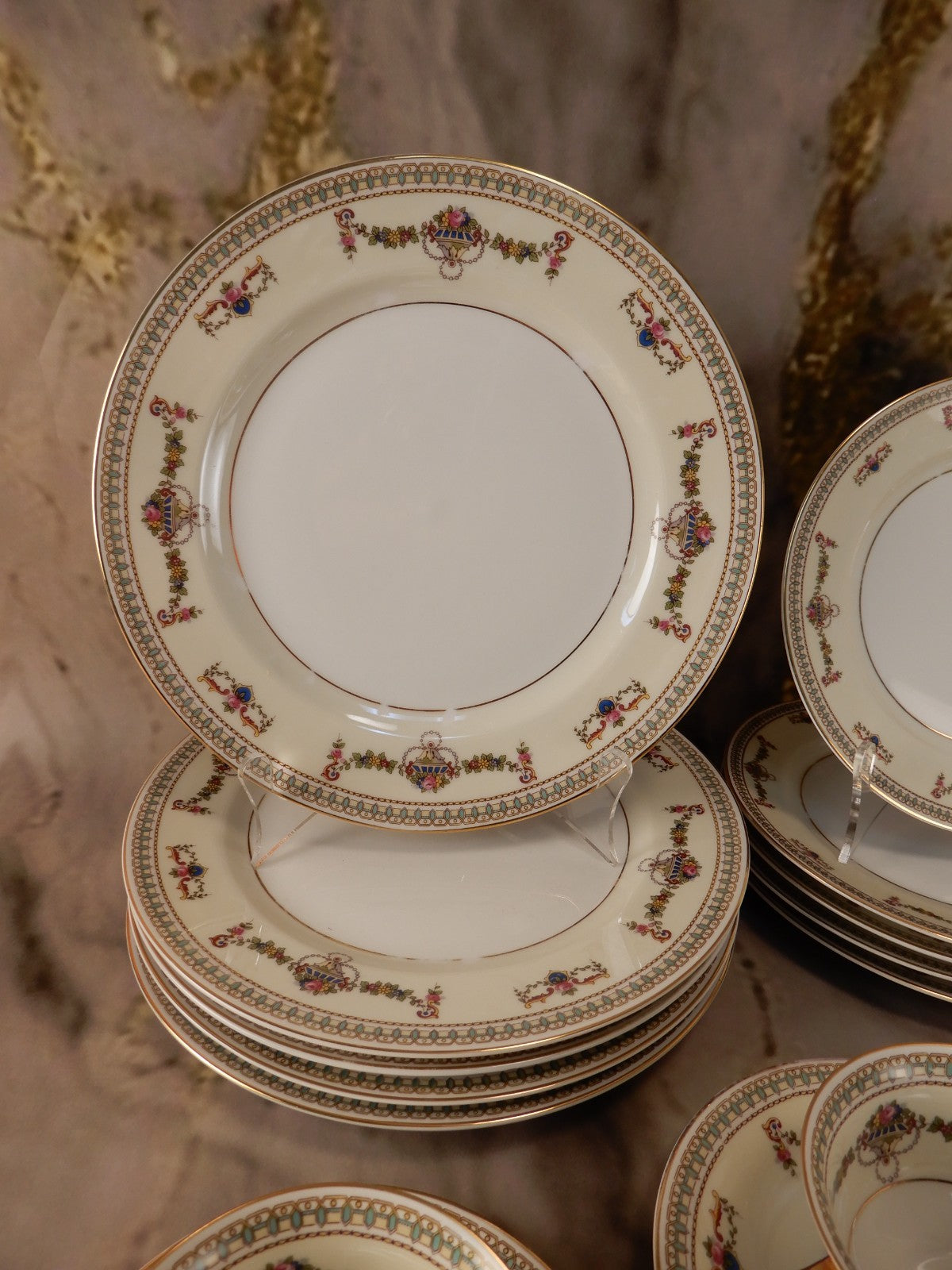 Set of 35 Pc. H&C Selb Bavaria Germany Heinrich Vintage"SENTA" 5 Place Setting