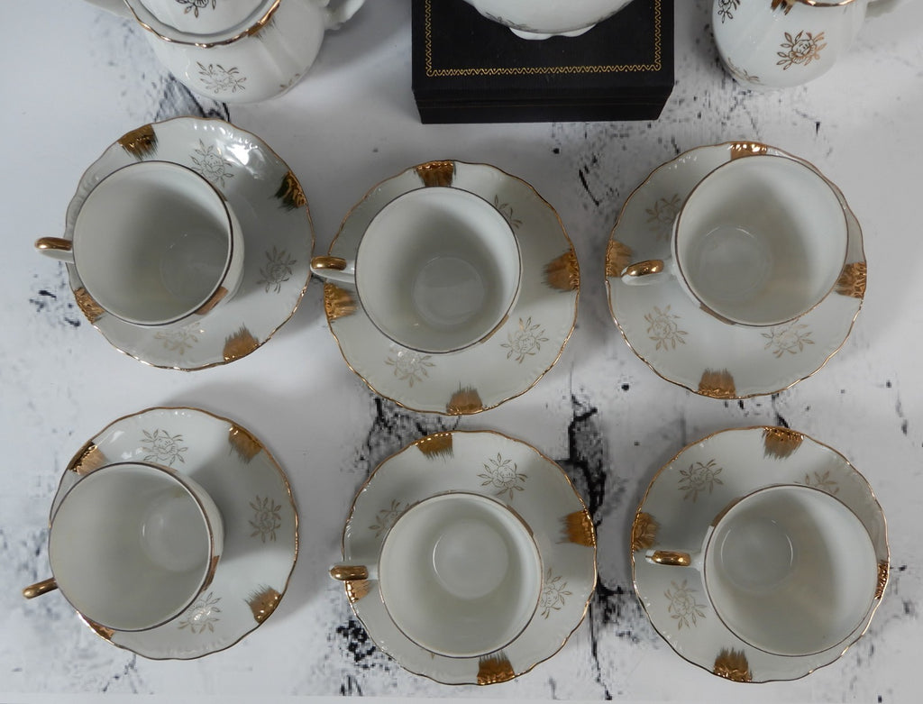 Small Vintage Royal Crown Japan 15 Pc Porcelain Tea Set White Gold Floral 33/926