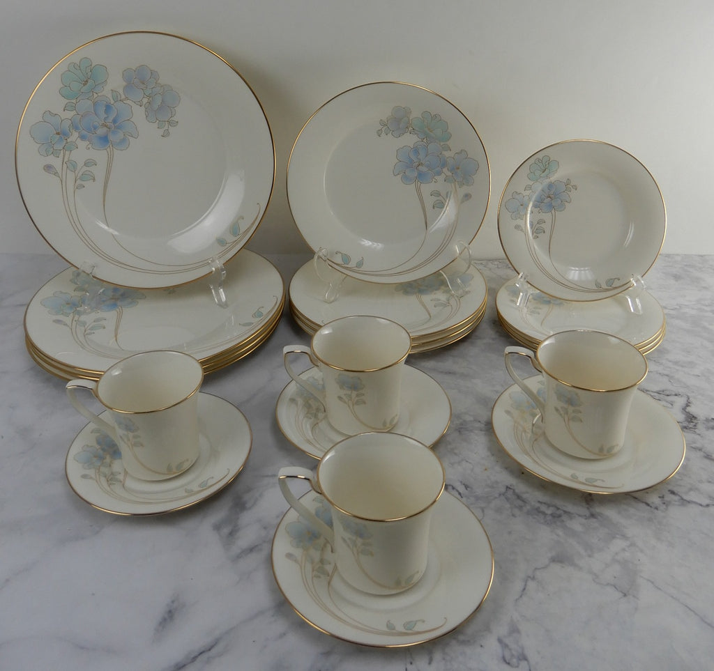 20 Pieces 5-Piece 4 Place Noritake Fine China "Blue and Gold" 7703 Made in Japan