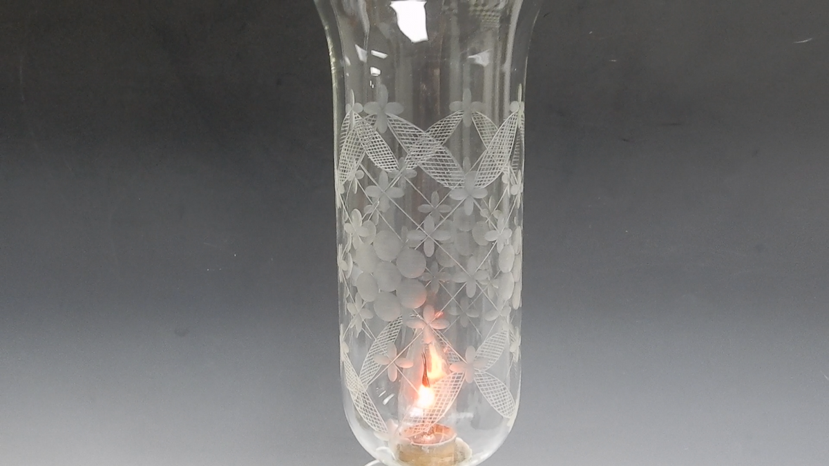 Vtg. Crystal 22-1/4" Tall Table Lamp W/Hanging Prisms and Flicker Flame  Bulb