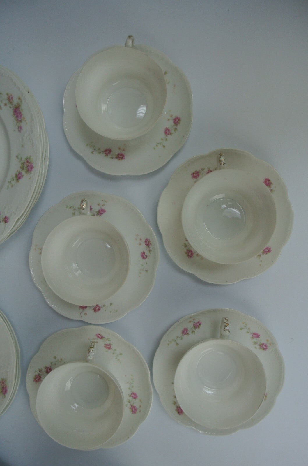 30 Piece Vintage Carlsbad Austria  Set Piece 5 Place Setting