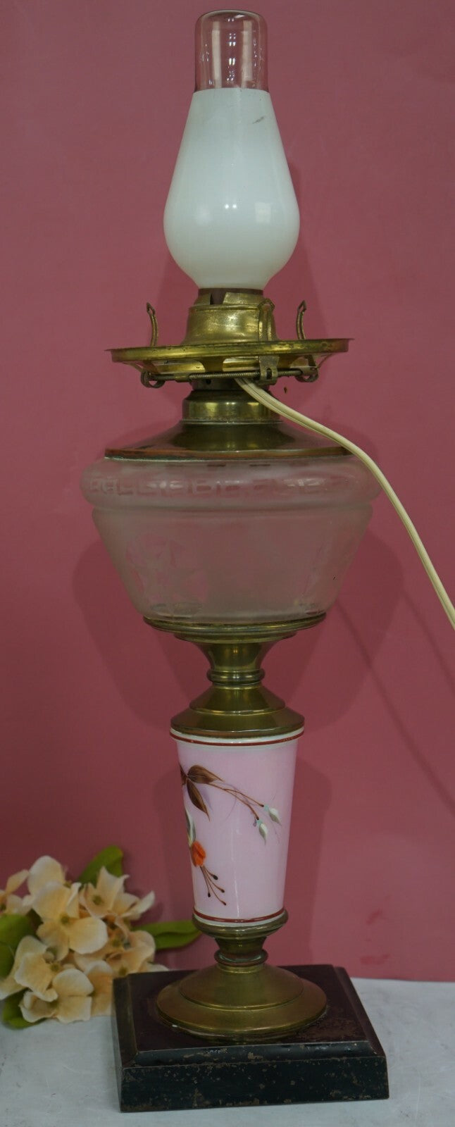 Vintage Victorian Style Metal and glass Table Lamp No Shade