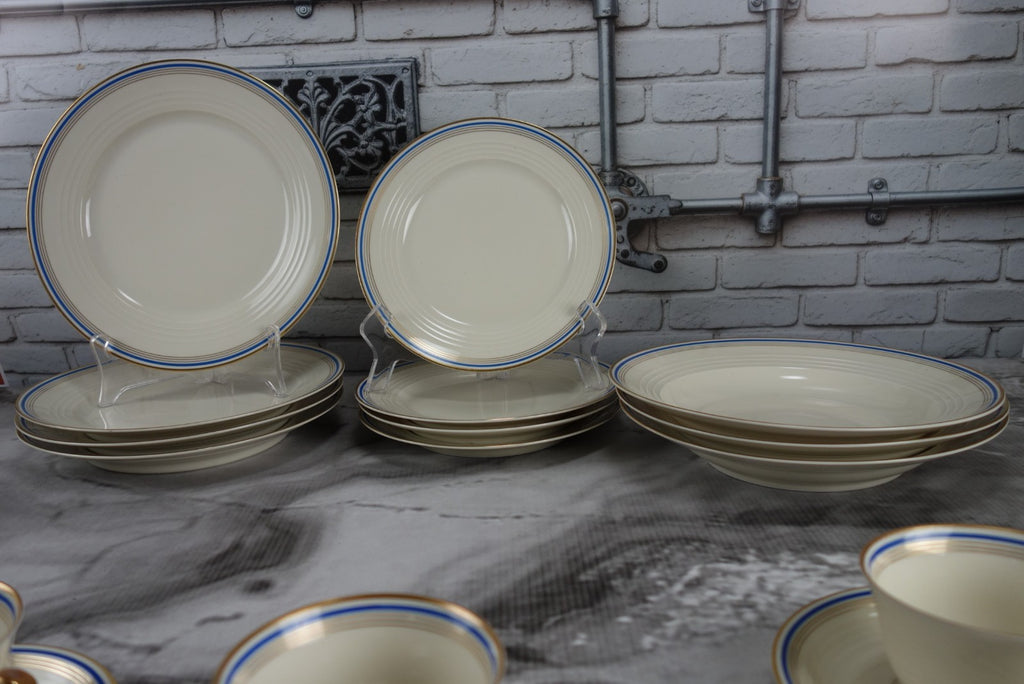 19 Pc. Eamag Schönwald Bavaria Gold and Cobalt Blue Rim Dinnerware Settings