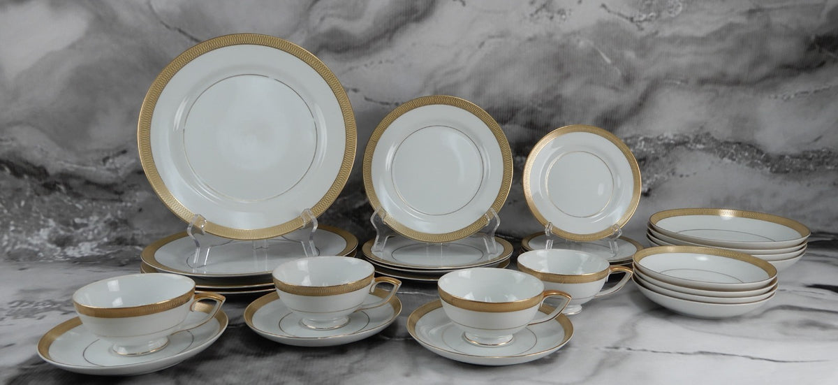 27 Pc 7-Piece 4 Place Setting Mikasa Bristol Waldorf Shape Pattern Made in Japan
