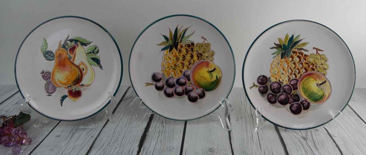 Vintage Italian Hand Painted Ceramic Pottery Set of 3 Decorative Plates