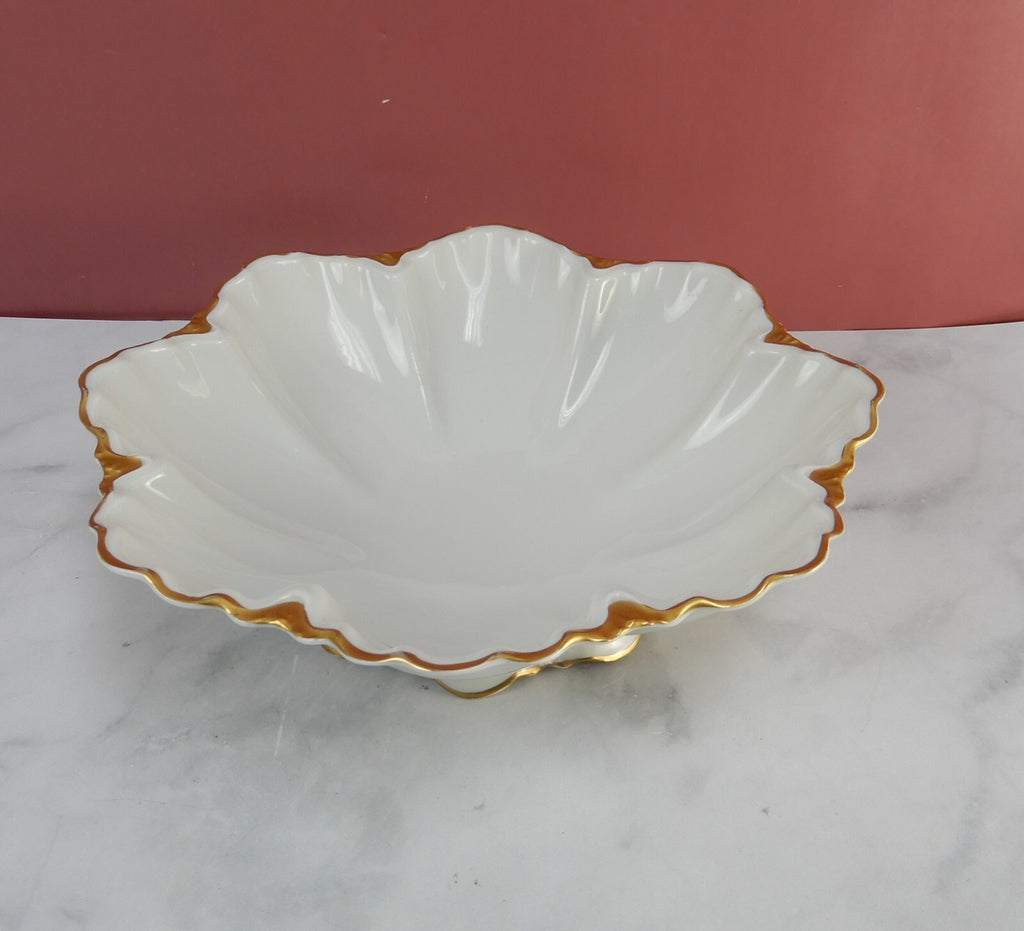 Thomas Bavaria Studio Decorated White Scalloped Gold Trim Footed Serving Bowl