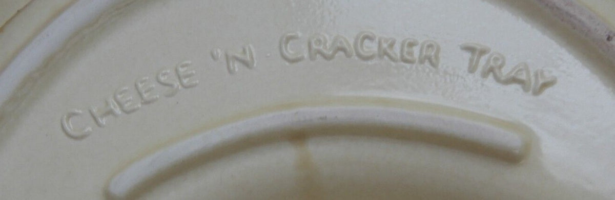 Pfaltzgraff Village USA 2 Qt. Baker 8" (237) Cracker Tray(703)