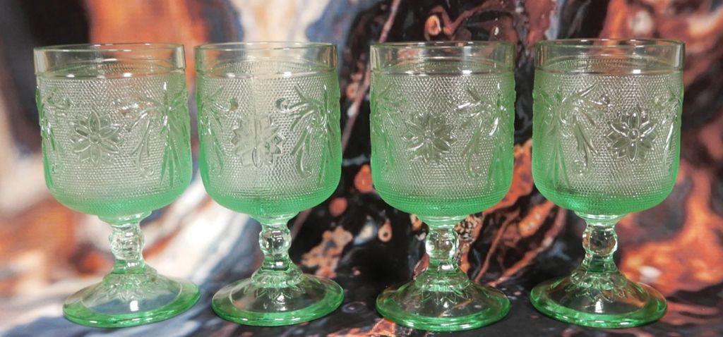 Set of 4 Tiara Chantilly Green Glass Goblets, Sandwich Daisy Pattern 7oz