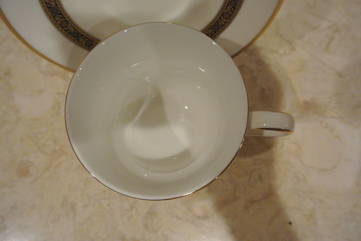 Royal Doulton Harlow Bone China 3 Piece Set. Dessert Plate Saucer and Tea Cup.
