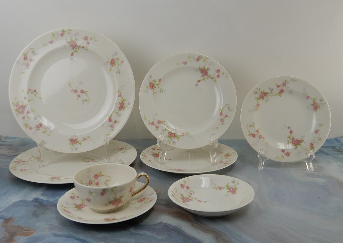 Set of 8 Replacemet Pieces Vintage Theodore Haviland New York "Touraine"
