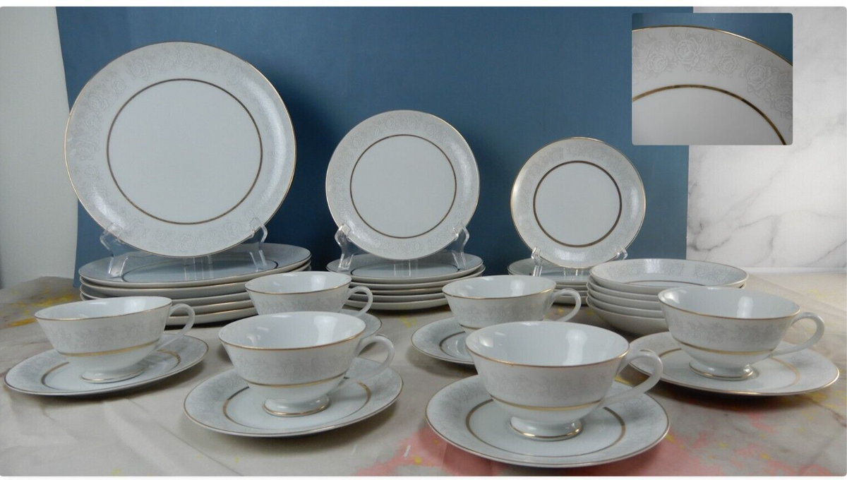 Vintage 35 Pc. "Queens Brocade Fine China" Dinnerware Made in Japan