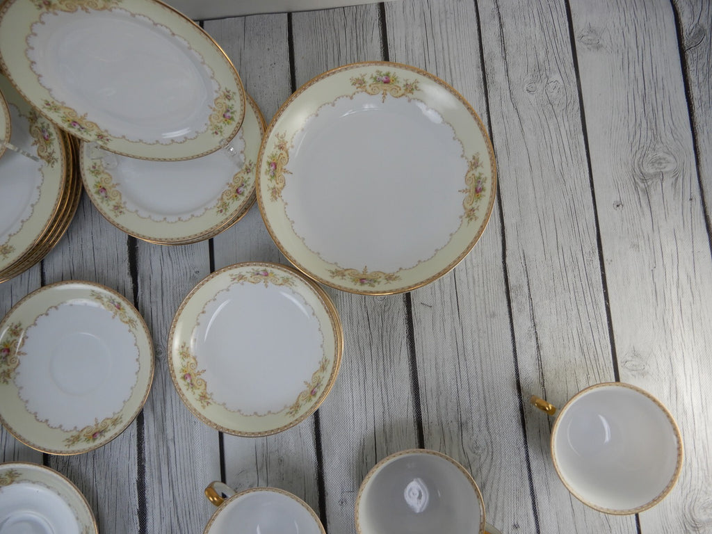 35 Piece 5 Place Setting Vintage Meito NSP Fine China Made in Japan w/Flowers
