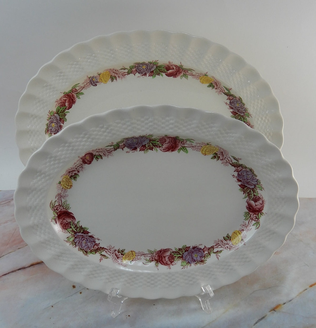 Vtg Copeland Spode "Rose Briar" Set of two Platters Made In England