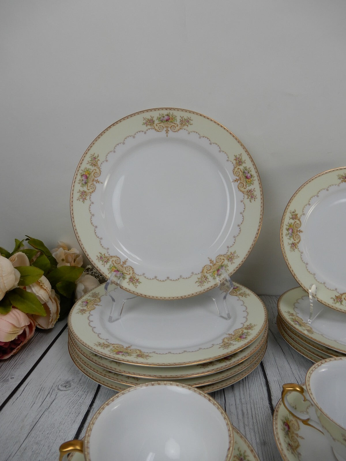 35 Piece 5 Place Setting Vintage Meito NSP Fine China Made in Japan w/Flowers