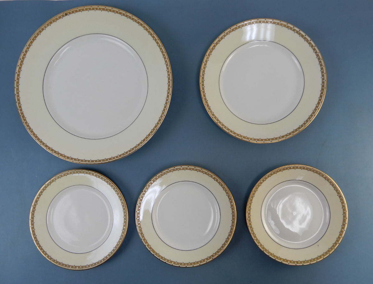 Set of 5 Replacement Pieces of  Hutschenreuther LHS Favorite Bavaria Plates