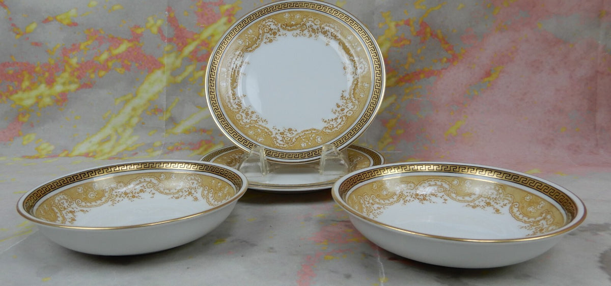 Two B/B Plates and Two Fruit Bowls From Royal Bayreuth Chantilly Bavaria