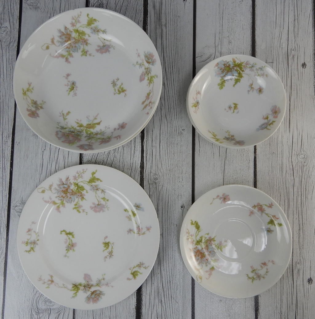 Vintage Haviland Limoges Schleiger 79 Set of 8 Pieces with CHIPS