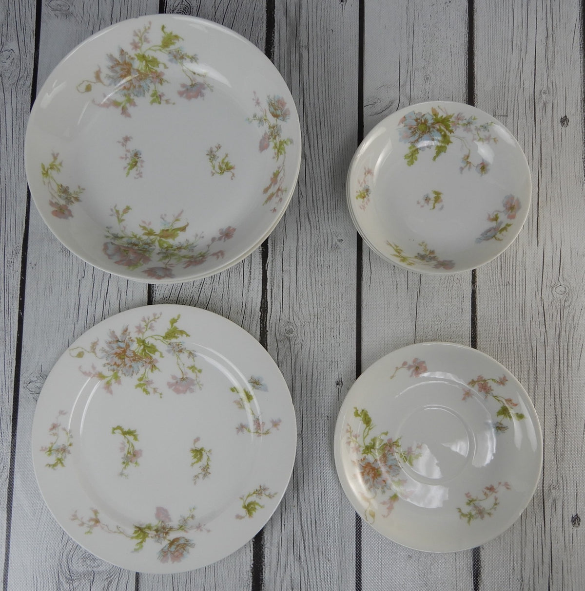 Vintage Haviland Limoges Schleiger 79 Set of 8 Pieces with CHIPS