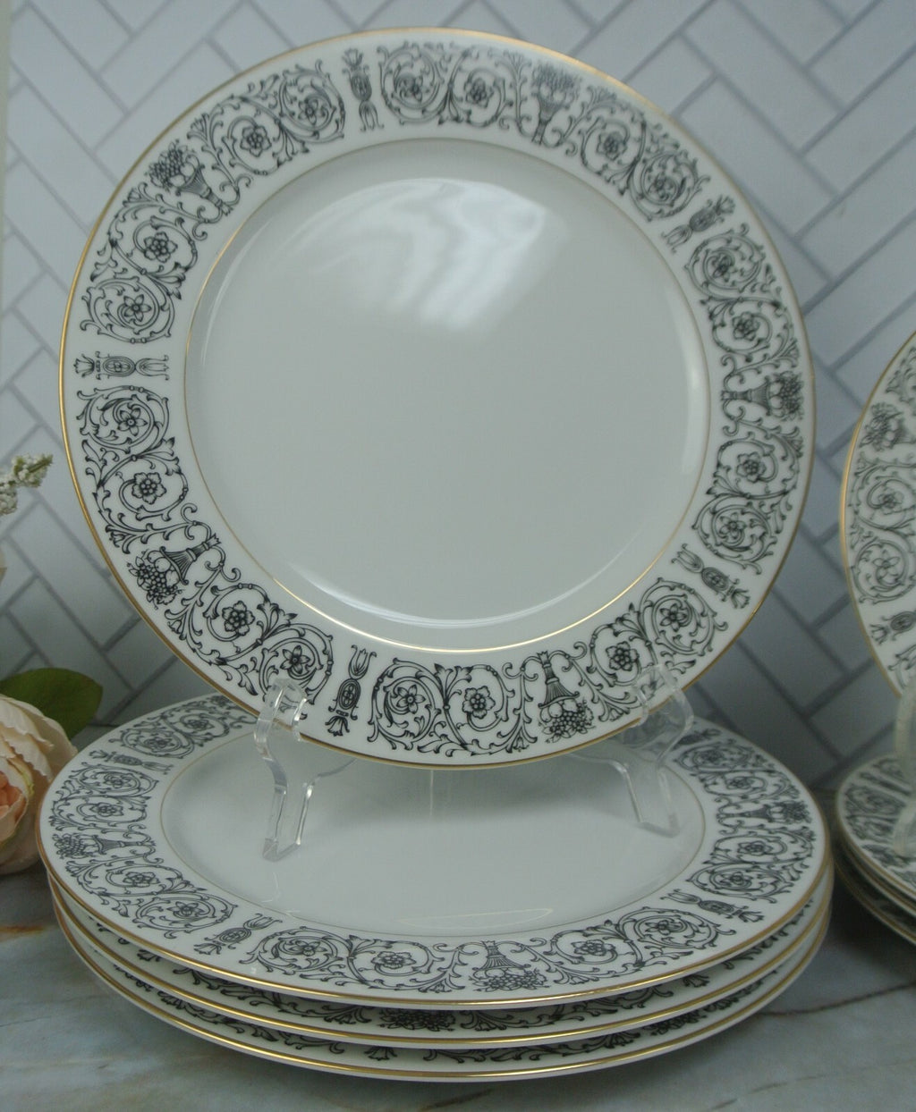 28 Pieces 7-Piece 4 Place Setting Coventry Fine China Japan "Laurent" Pattern