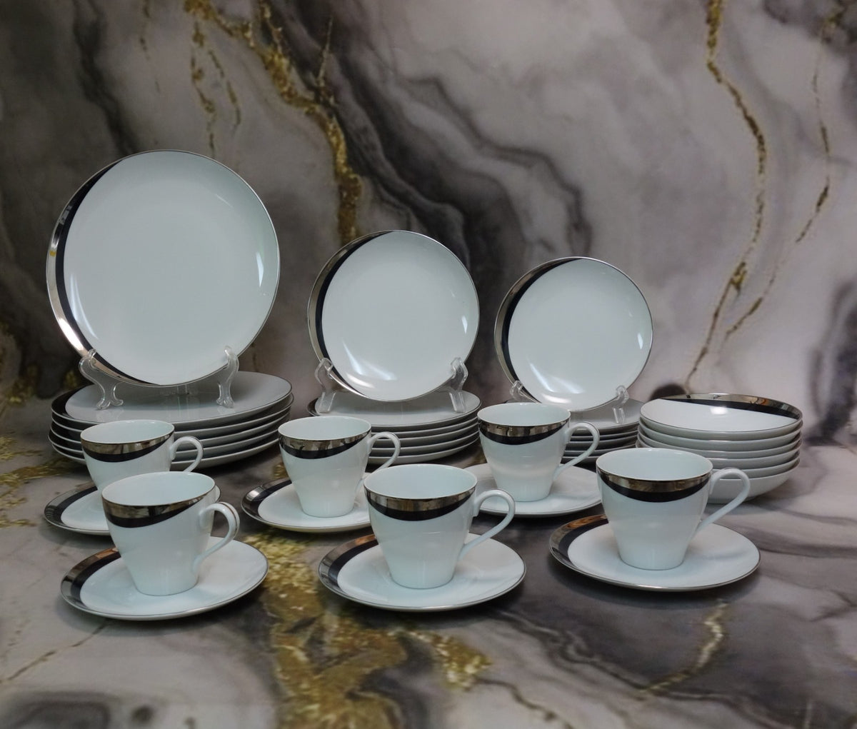 36 Pc 6-Piece 6 Place Setting Mikasa Platinum Fascination Pattern Made in Japan