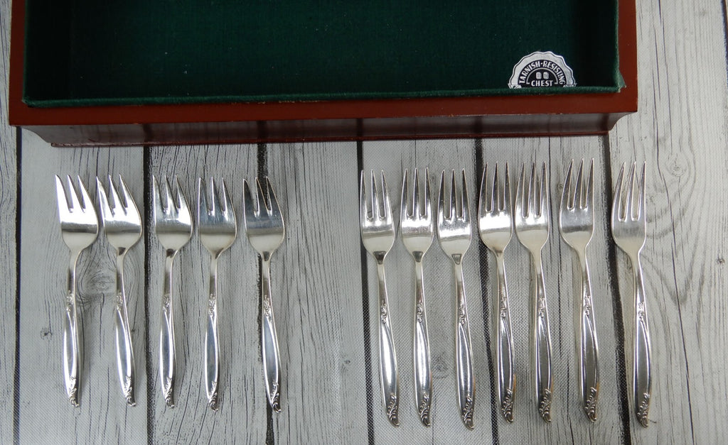Vintage  35 Piece Holmes & Edwards "Woodsong" Silverplate Silverware Set W/ Box