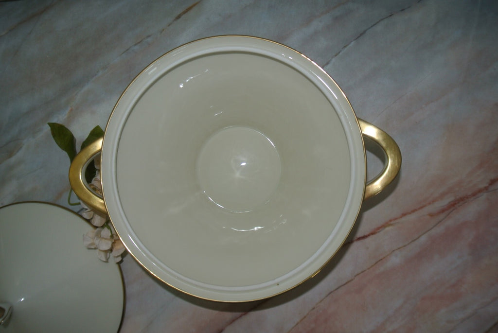 Vintage Winterling Marktleuthen Bavaria Soup Tureen Cream Color No Ladle