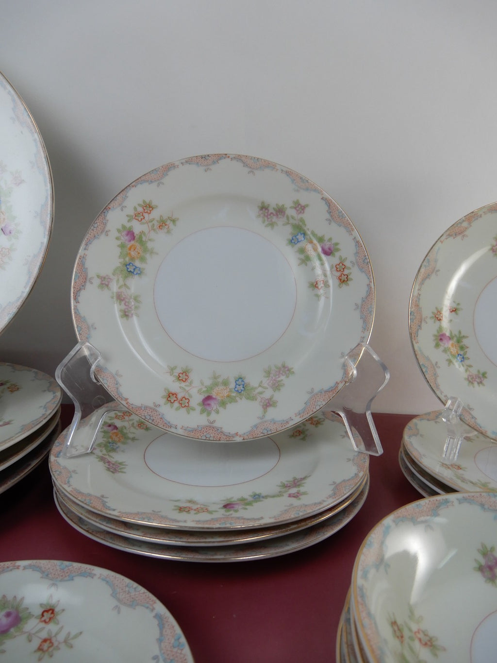 28 Pc 7-Piece 4 Place Setting "Mayfair China" Made in Japan