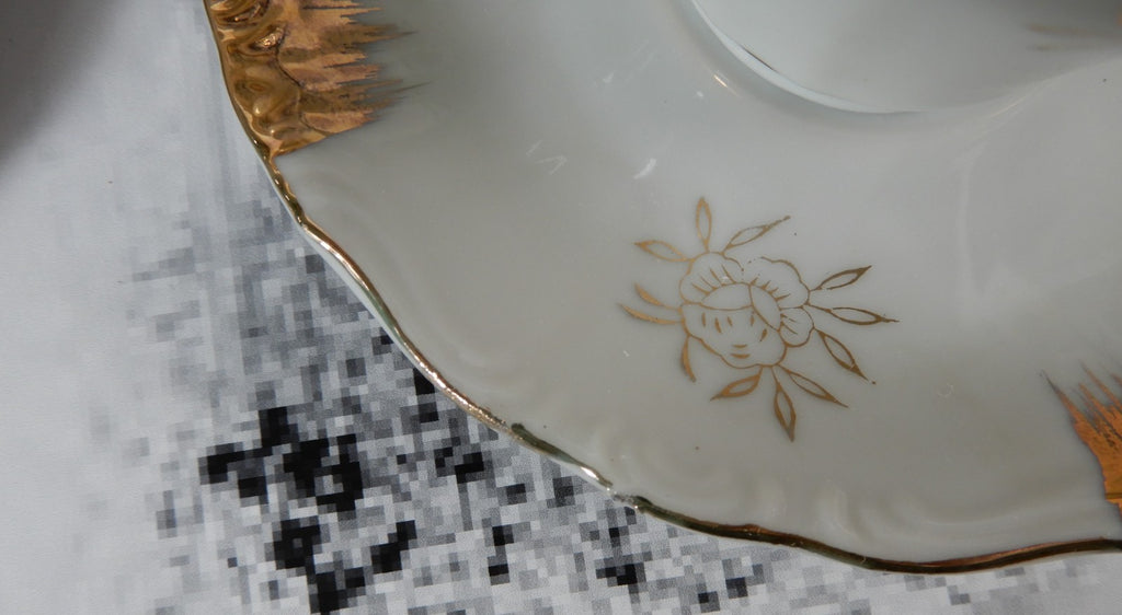 Small Vintage Royal Crown Japan 15 Pc Porcelain Tea Set White Gold Floral 33/926