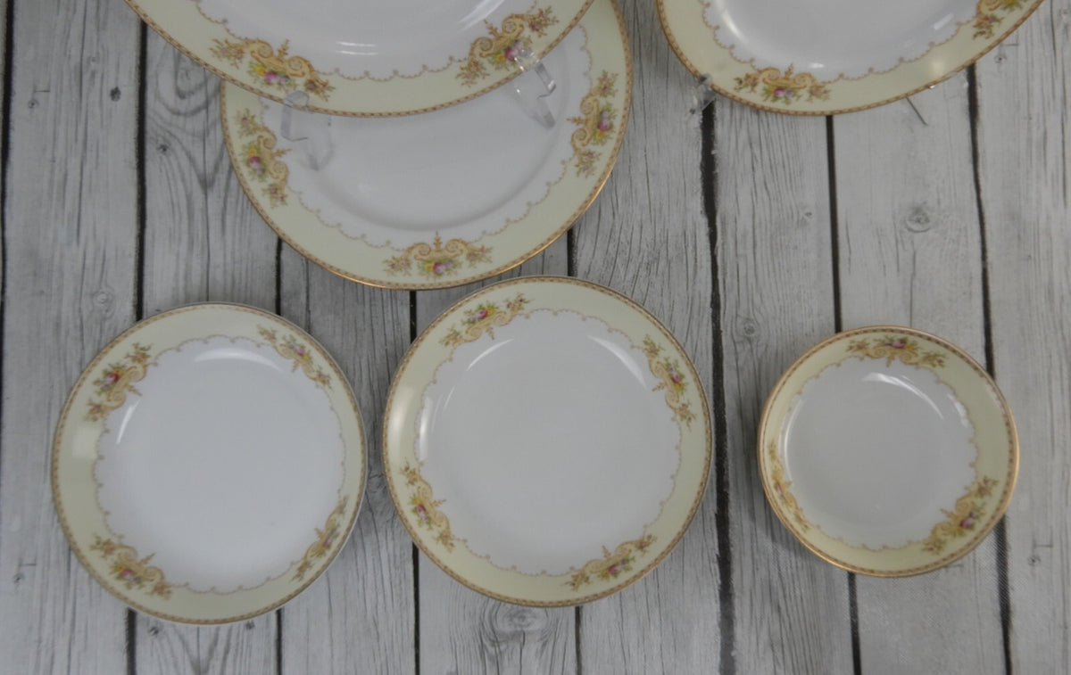 Set of 7 Replacement Pieces of  Meito NSP Fine China Made in Japan