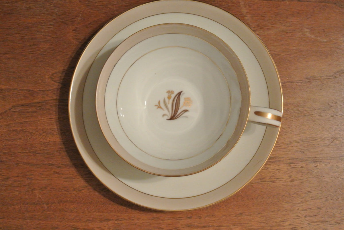 Set of 4 NORITAKE China AVON 5531 Pattern Tea/Coffee Cups and Saucers