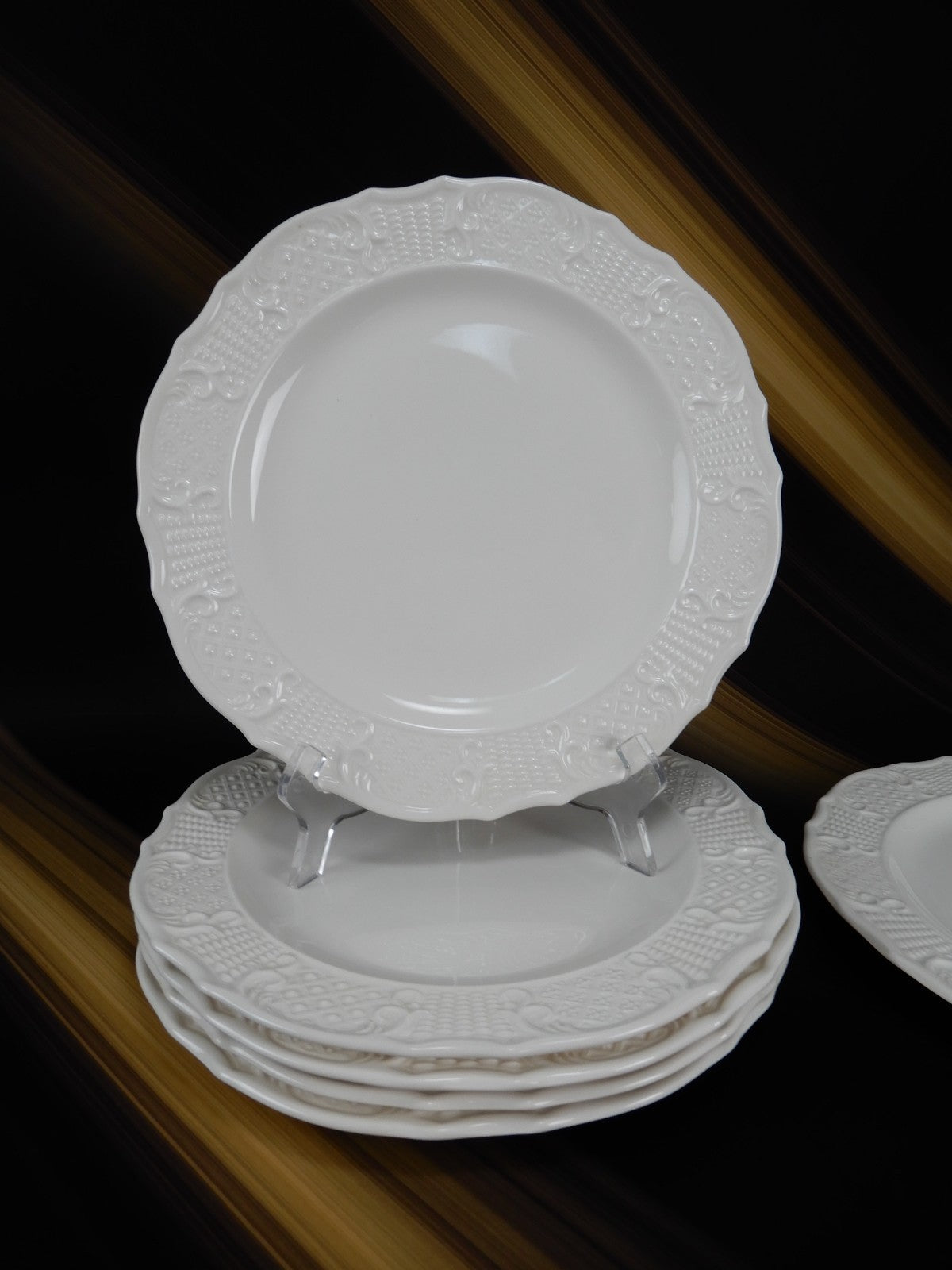 Six Canonsburg Pottery American Traditional Embossed 10-1/8" Dinner Plates