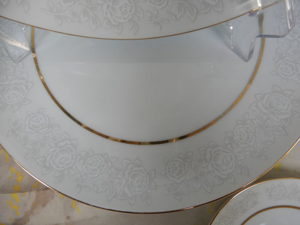 Vintage 35 Pc. "Queens Brocade Fine China" Dinnerware Made in Japan