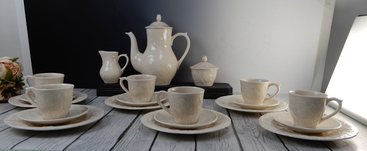Vintage Connoisseur Collection Gien Deauville 21 Piece Coffee Set Made in France