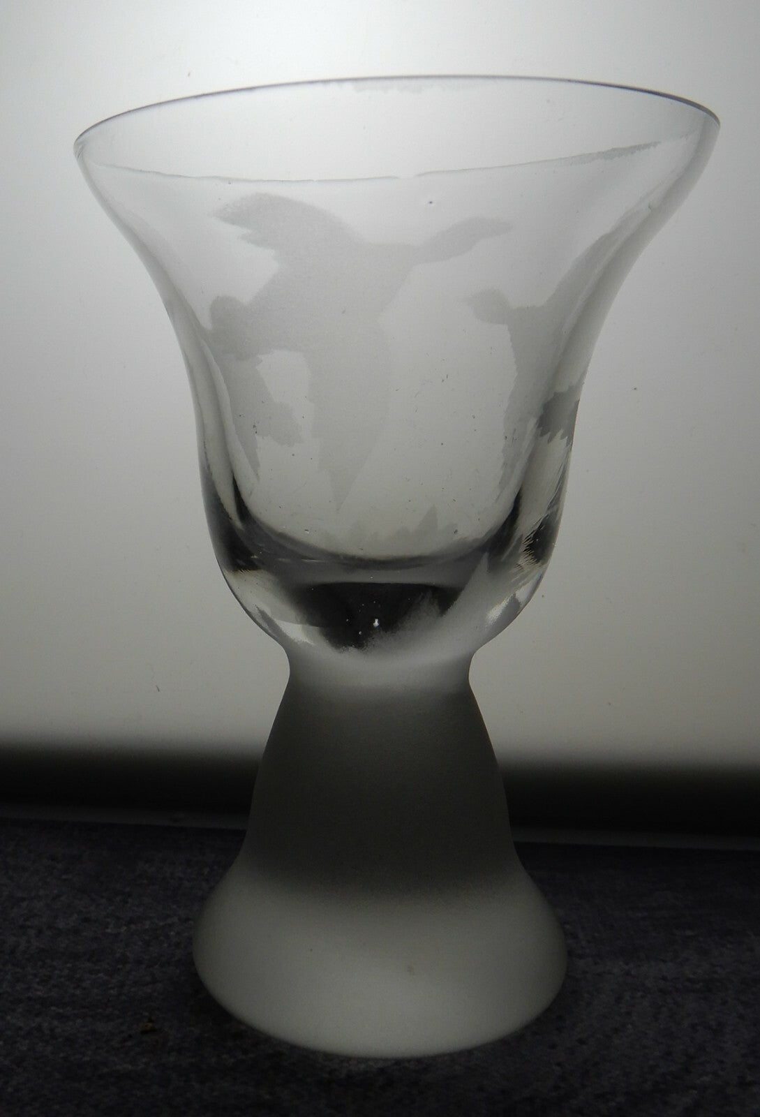 Set of 4 Acid Etched with Flying Gesse/Ducks Glasses Hold 2 oz