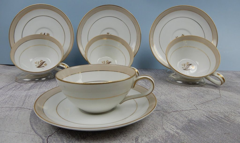 Set of 4 NORITAKE China AVON 5531 Pattern Tea/Coffee Cups and Saucers