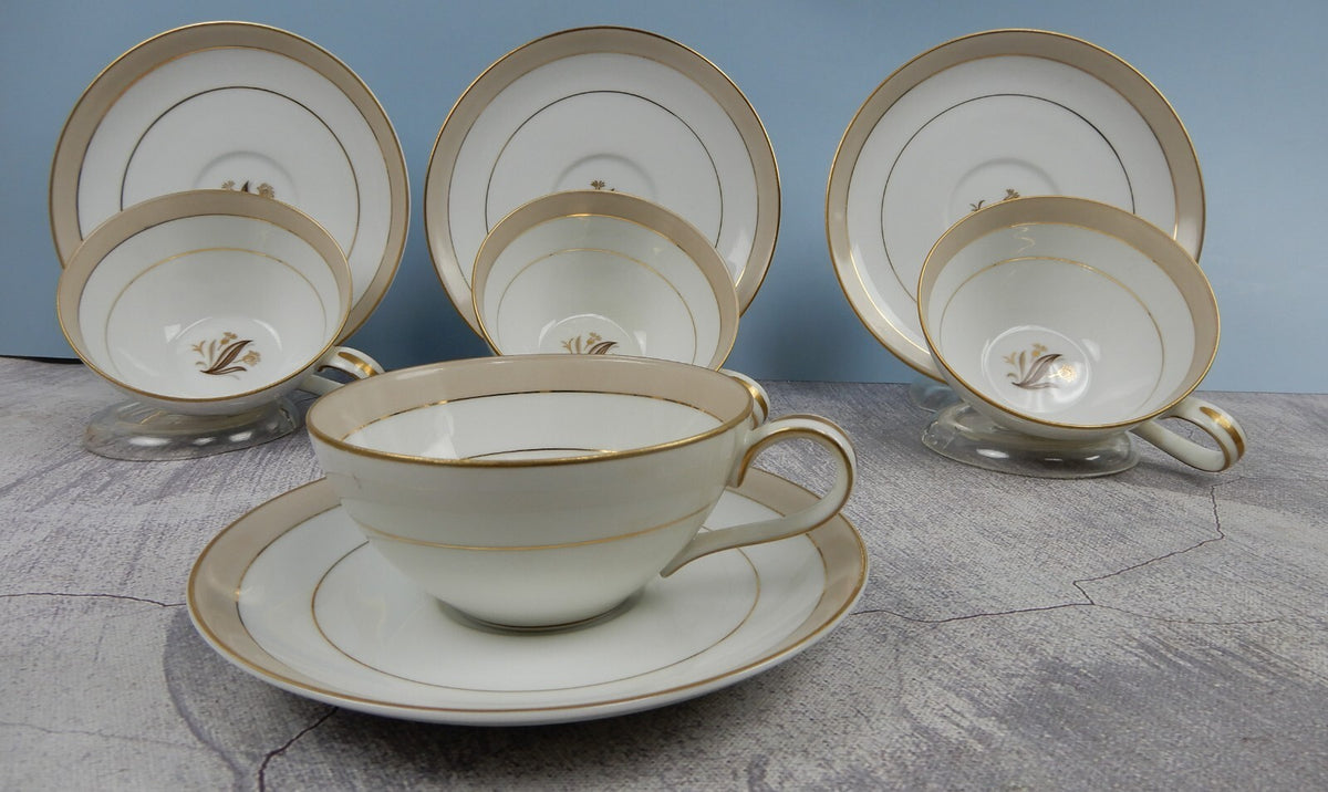 Set of 4 NORITAKE China AVON 5531 Pattern Tea/Coffee Cups and Saucers