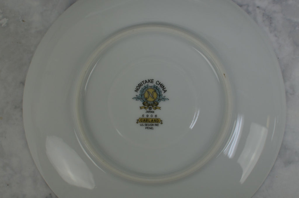 Set of 20 Pieces -5Piece 4 Place Setting Porcelain Noritake Garland 5906 Pattern