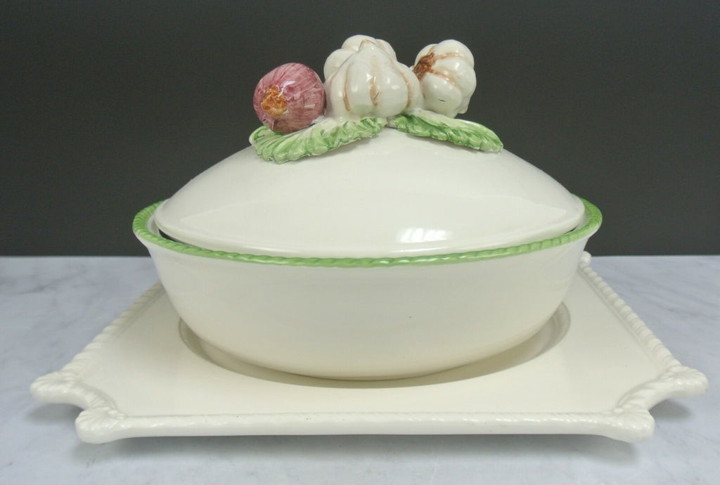 Ceramiche Artistiche L' Artigiani Bassano del Grappa Majolica Lidded Bowl