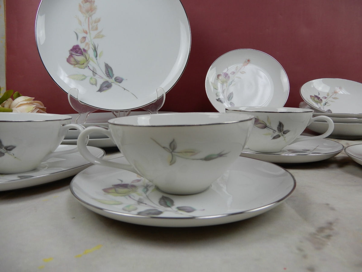 Vintage 20 Piece Style House Fine China "Lori" 4 Place Setting Made in Japan
