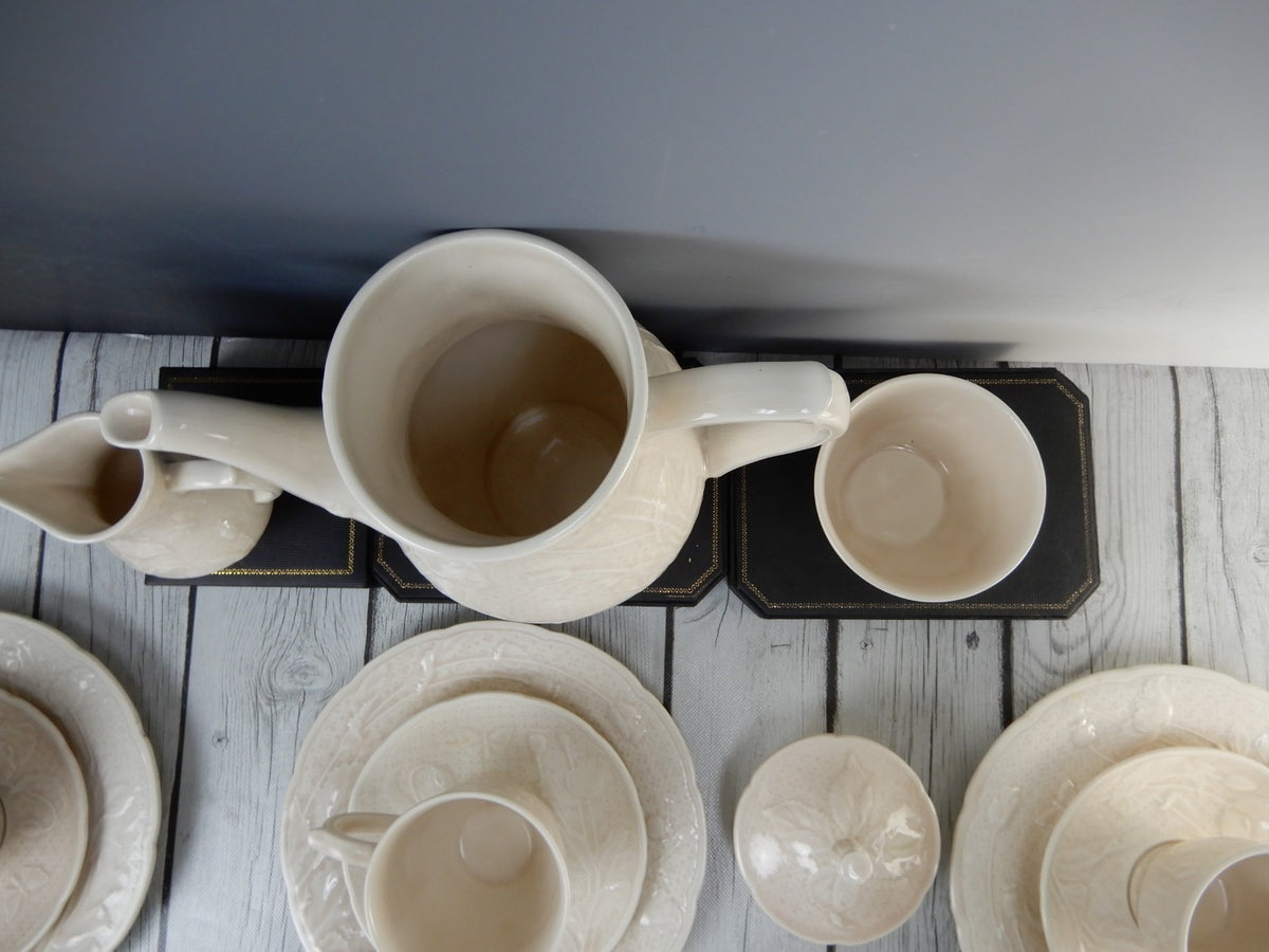 Vintage Connoisseur Collection Gien Deauville 21 Piece Coffee Set Made in France