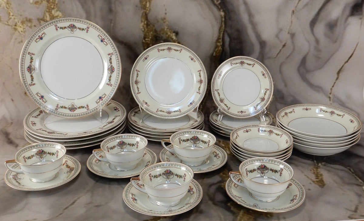 Set of 35 Pc. H&C Selb Bavaria Germany Heinrich Vintage"SENTA" 5 Place Setting